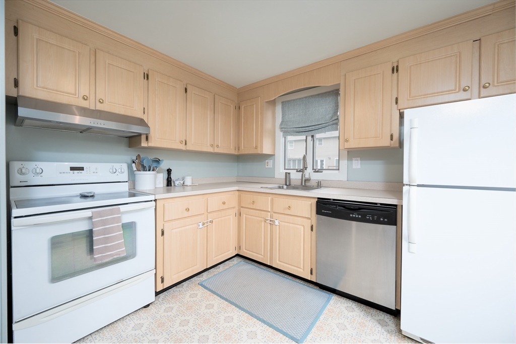55 Huggins Road Rockland, MA 02370 - Photo 5 of 22 Gallery Image 5