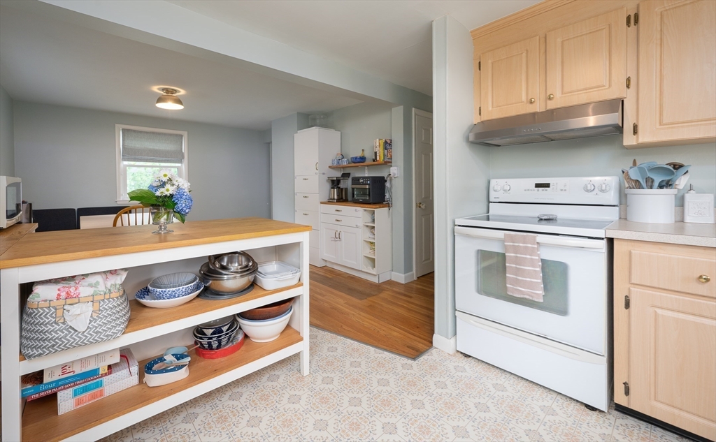 55 Huggins Road Rockland, MA 02370 - Photo 6 of 22 Gallery Image 6
