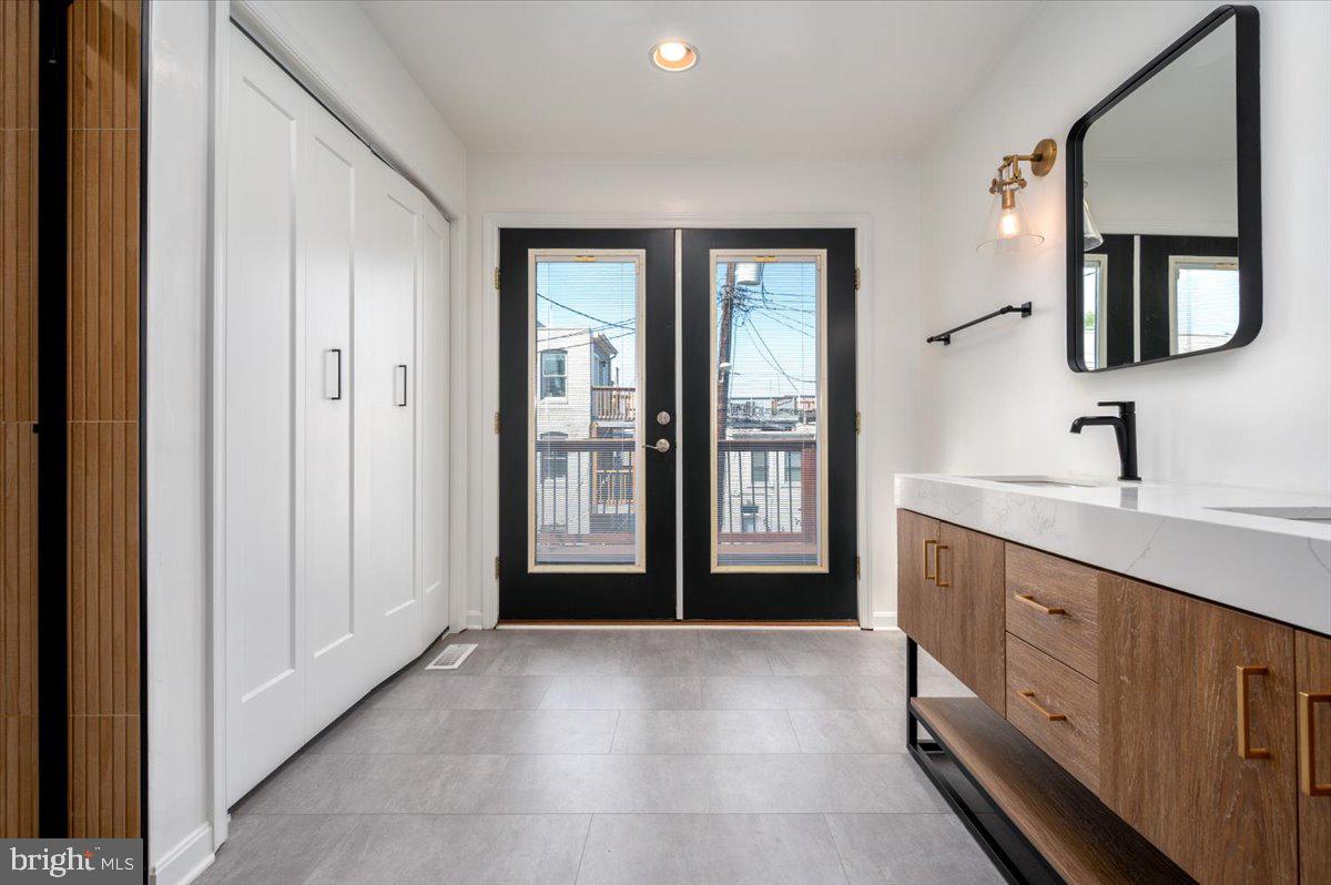 1450 Riverside Avenue Baltimore, MD 21230 - Photo 21 of 38 Primary bathroom suite
