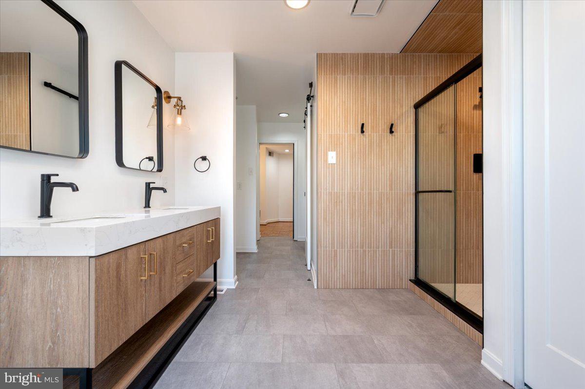 1450 Riverside Avenue Baltimore, MD 21230 - Photo 22 of 38 Primary bathroom suite