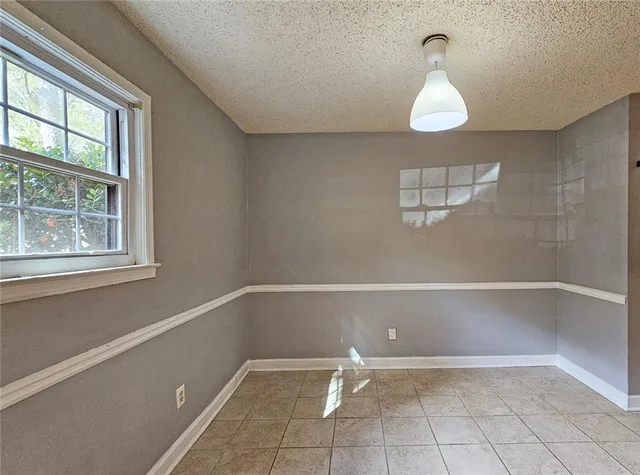 $159,900 | 77 De Arc Place Northwest, Atlanta, GA 30327