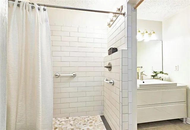 $159,900 | 77 De Arc Place Northwest, Atlanta, GA 30327