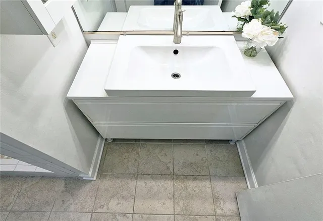 $159,900 | 77 De Arc Place Northwest, Atlanta, GA 30327