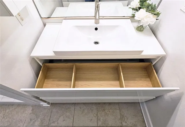 $159,900 | 77 De Arc Place Northwest, Atlanta, GA 30327