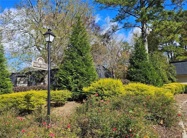 $159,900 | 77 De Arc Place Northwest, Atlanta, GA 30327