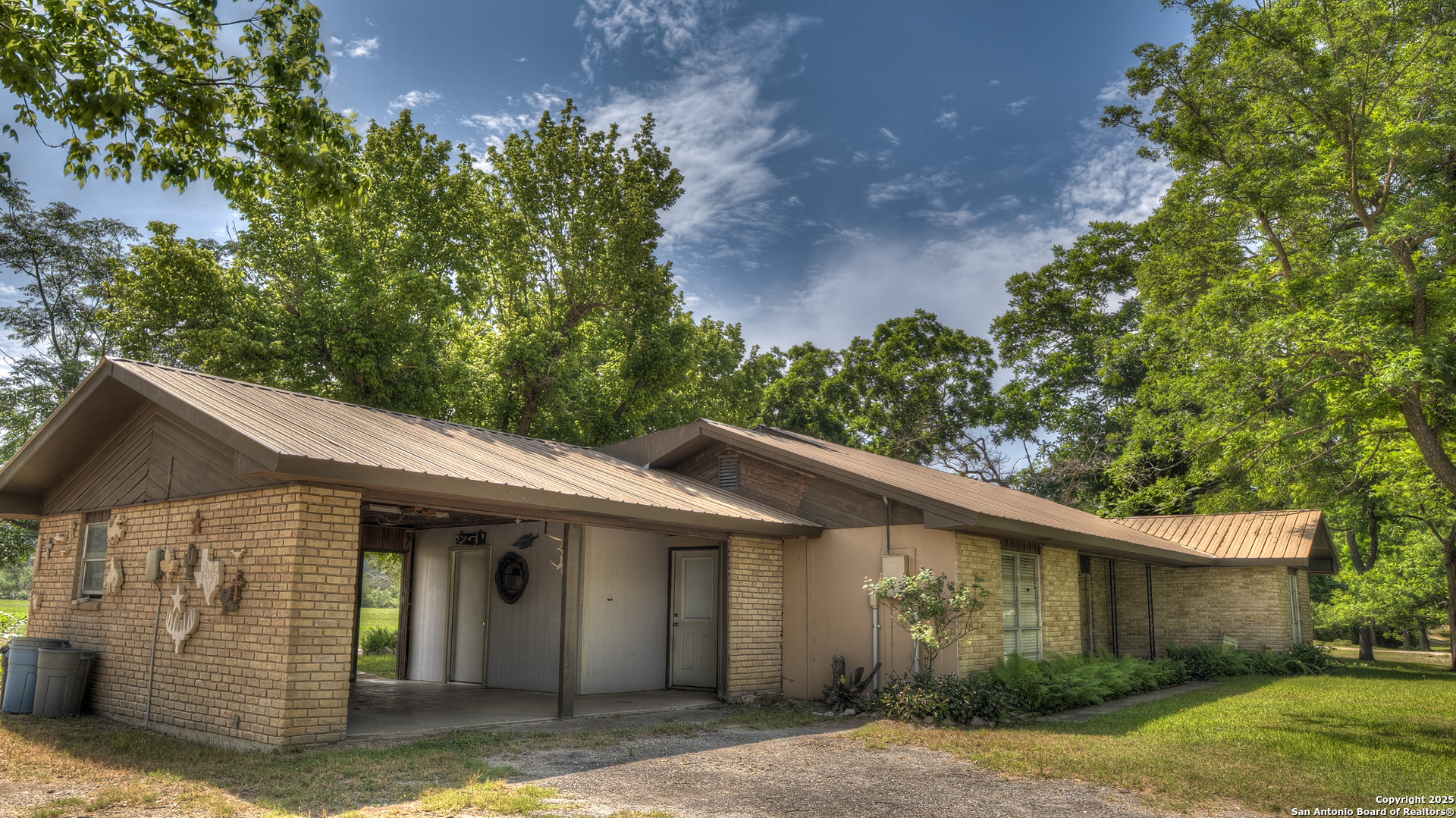 6613 Fm 1120 Rio Frio, TX 78879 - Photo 9 of 51