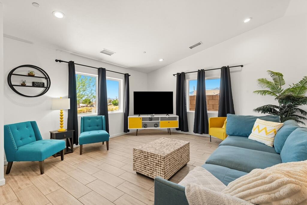 66560 Ocotillo Road Desert Hot Springs, CA 92240 - Photo 3 of 26 06