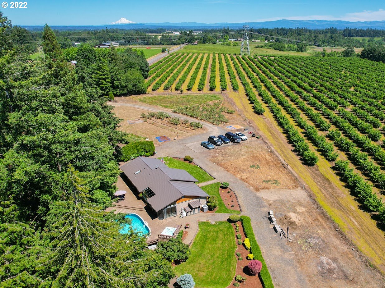 6562 South Zimmerman Road Aurora, OR 97002 - Photo 7 of 31 an aerial view of a house with a yard