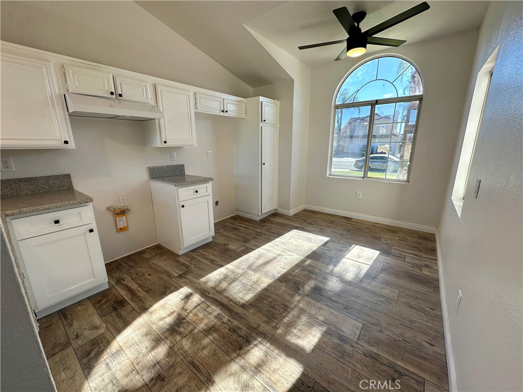 716 Periwinkle Lane Perris, CA 92571 - Photo 7 of 26