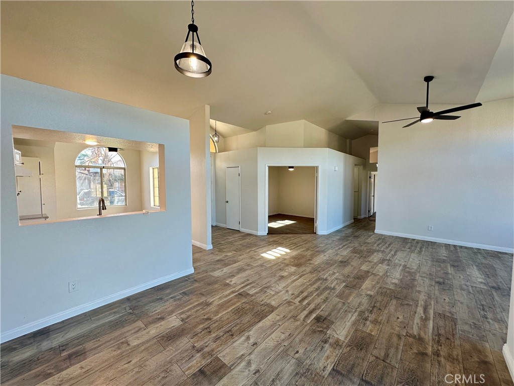 716 Periwinkle Lane Perris, CA 92571 - Photo 10 of 26