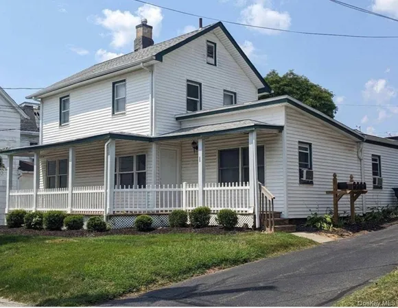 $2,400 | 11 Franklin Avenue, Unit 1, Pearl River, NY 10965