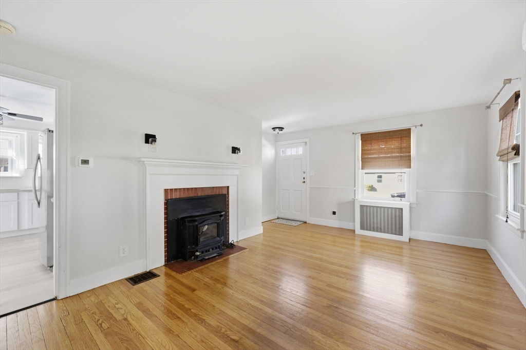 83 Ellsworth Avenue Springfield, MA 01118 - Photo 10 of 40 Gallery Image 10