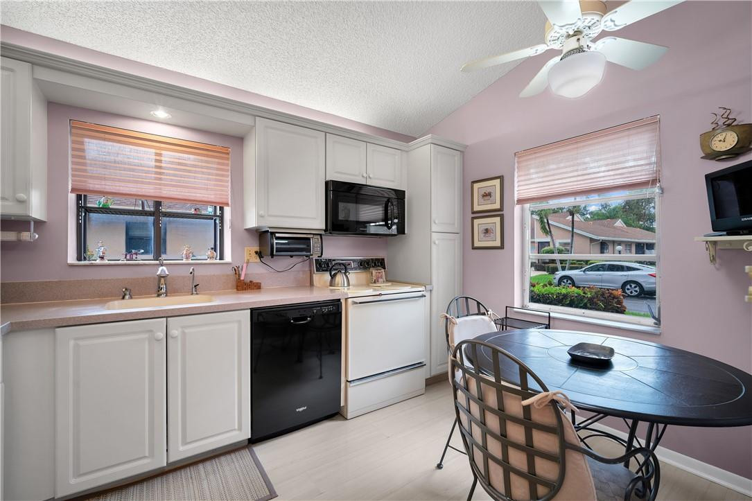 8146 Springtree Road, Unit B Boca Raton, FL 33496 - Photo 3 of 25 Photo 3