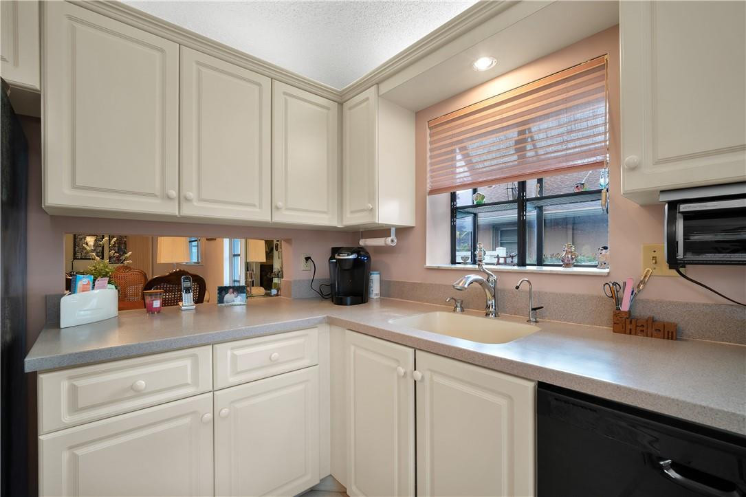 8146 Springtree Road, Unit B Boca Raton, FL 33496 - Photo 6 of 25 Photo 6