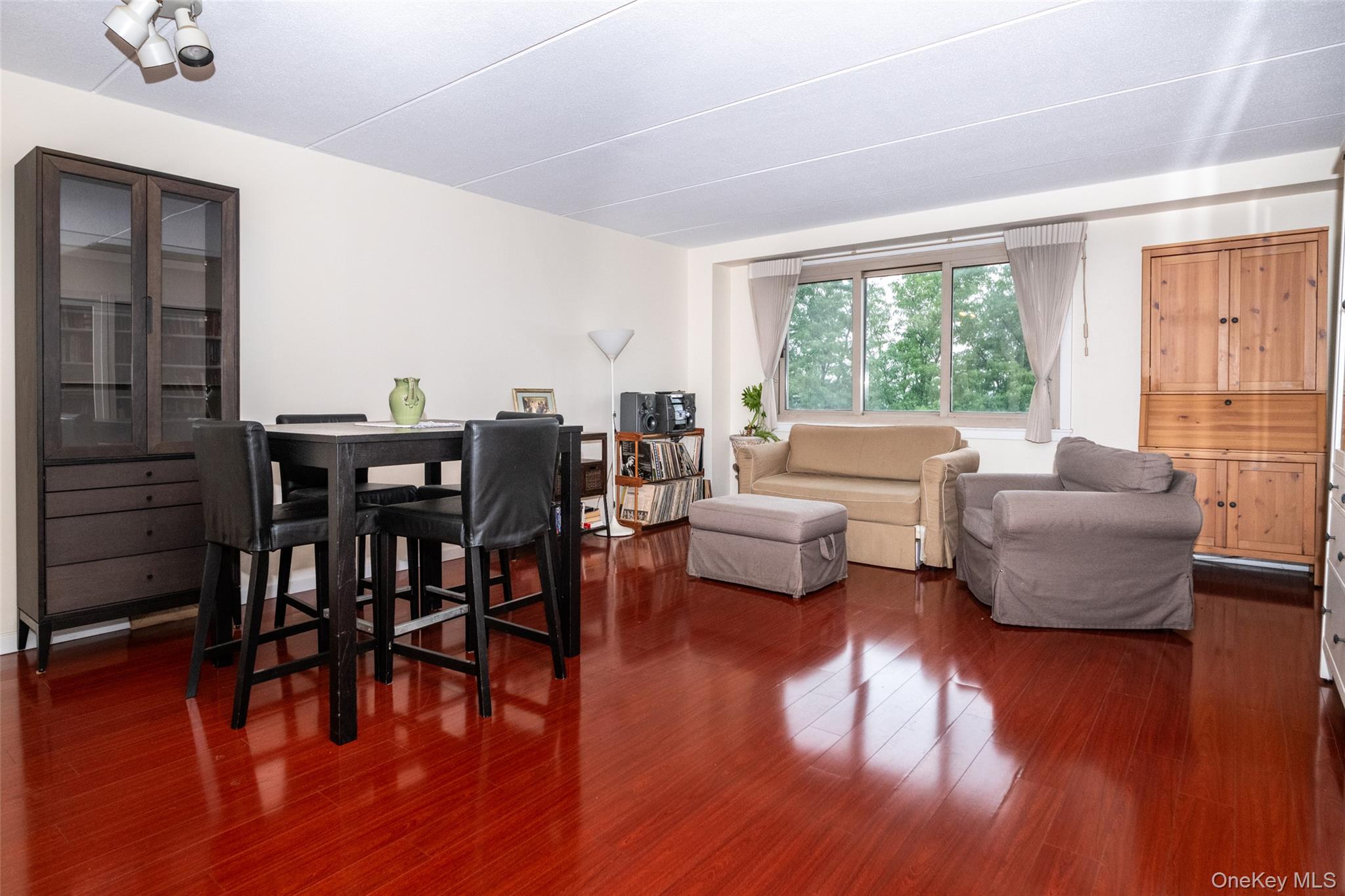 701 Pelham Road, Unit 5L New Rochelle, NY 10805 - Photo 10 of 29 Gallery Image 10