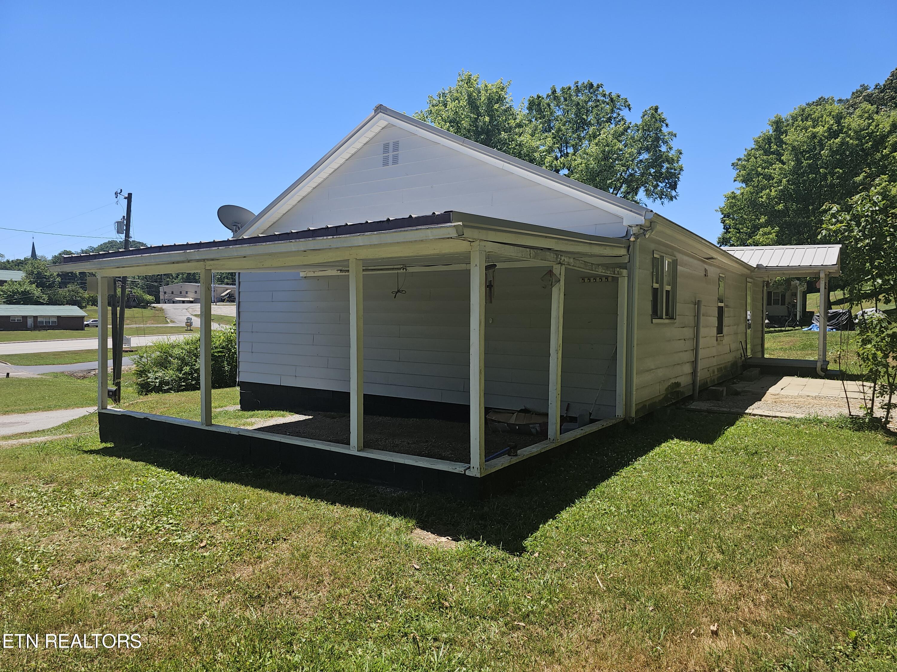 522 Hen Valley Road Oliver Springs, TN 37840 - Photo 6 of 23 20240701_130859