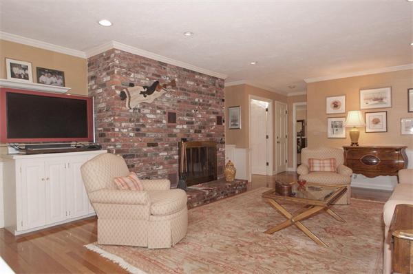 249 Spring Street Shrewsbury, MA 01545 - Photo 11 of 29 Gallery Image 11