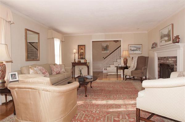 249 Spring Street Shrewsbury, MA 01545 - Photo 5 of 29 Gallery Image 5