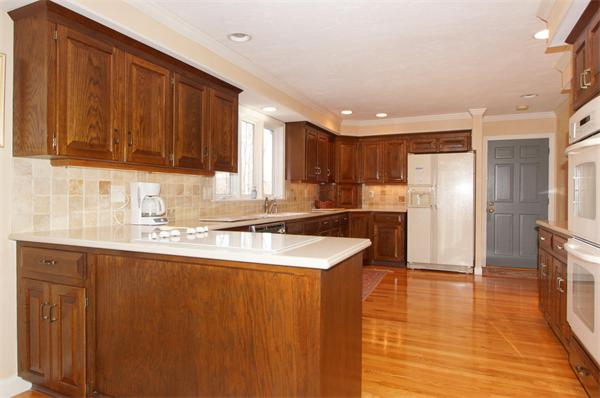 249 Spring Street Shrewsbury, MA 01545 - Photo 7 of 29 Gallery Image 7