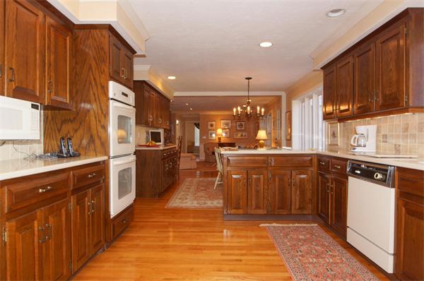249 Spring Street Shrewsbury, MA 01545 - Photo 9 of 29 Gallery Image 9
