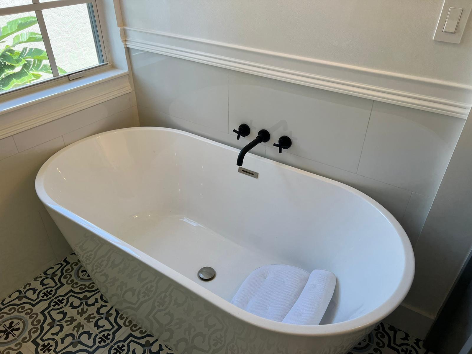 9419 Boca River Circle Boca Raton, FL 33434 - Photo 19 of 33 master tub