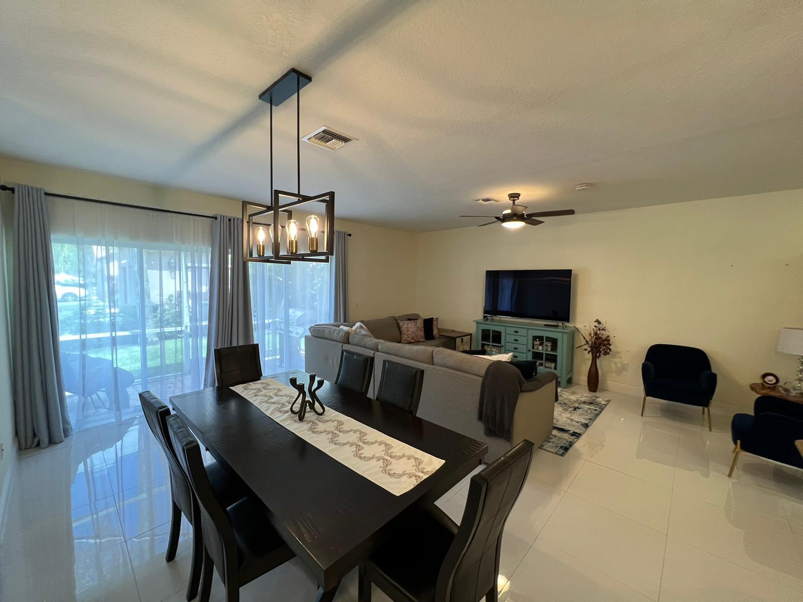 9419 Boca River Circle Boca Raton, FL 33434 - Photo 4 of 33 Livingroom