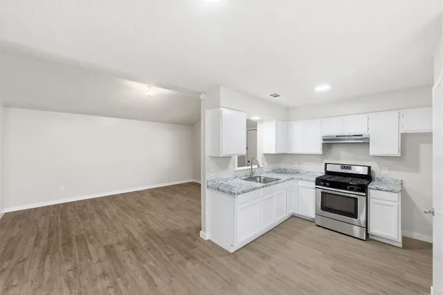 $1,550 | 2204 Donahue Lane, Austin, TX 78744