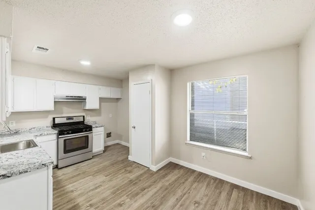 $1,550 | 2204 Donahue Lane, Austin, TX 78744