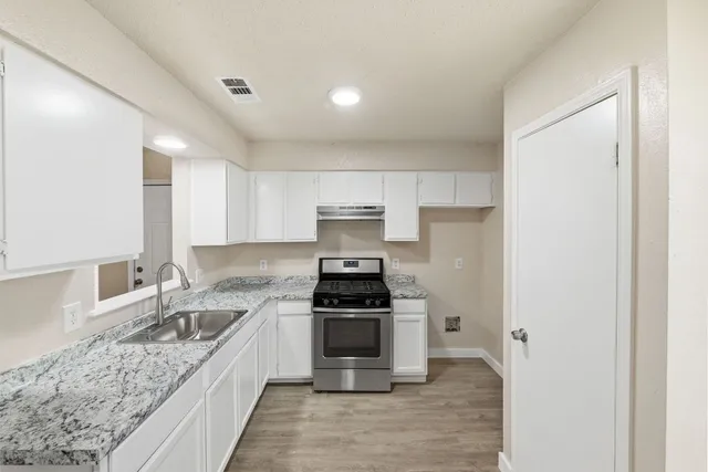 $1,550 | 2204 Donahue Lane, Austin, TX 78744