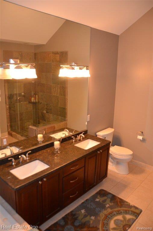 3352 Seminole Court Rochester, MI 48309 - Photo 18 of 24 Mater bath