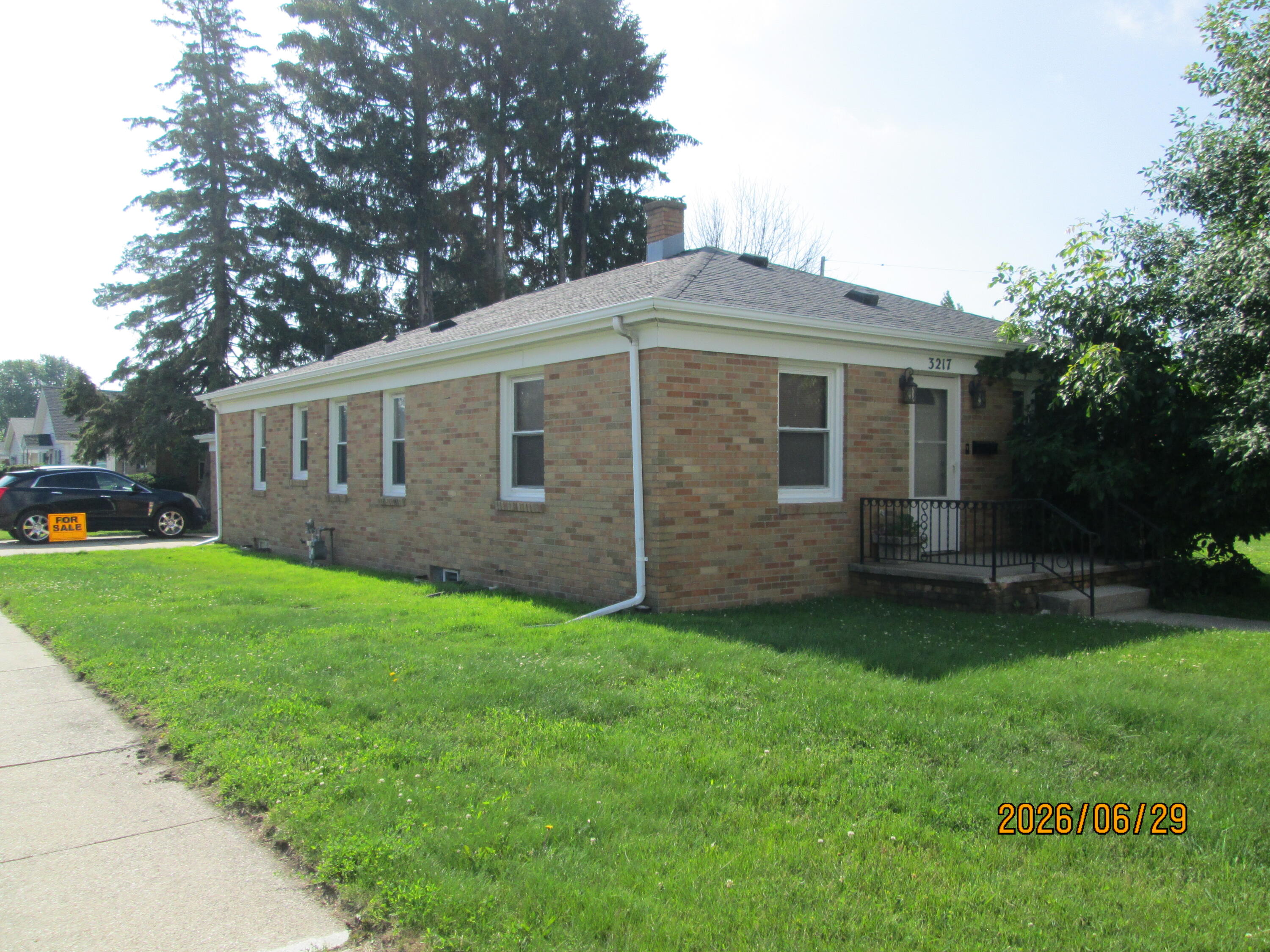3217 Caledonia Street Racine, WI 53402 - Photo 1 of 37 IMG_2869