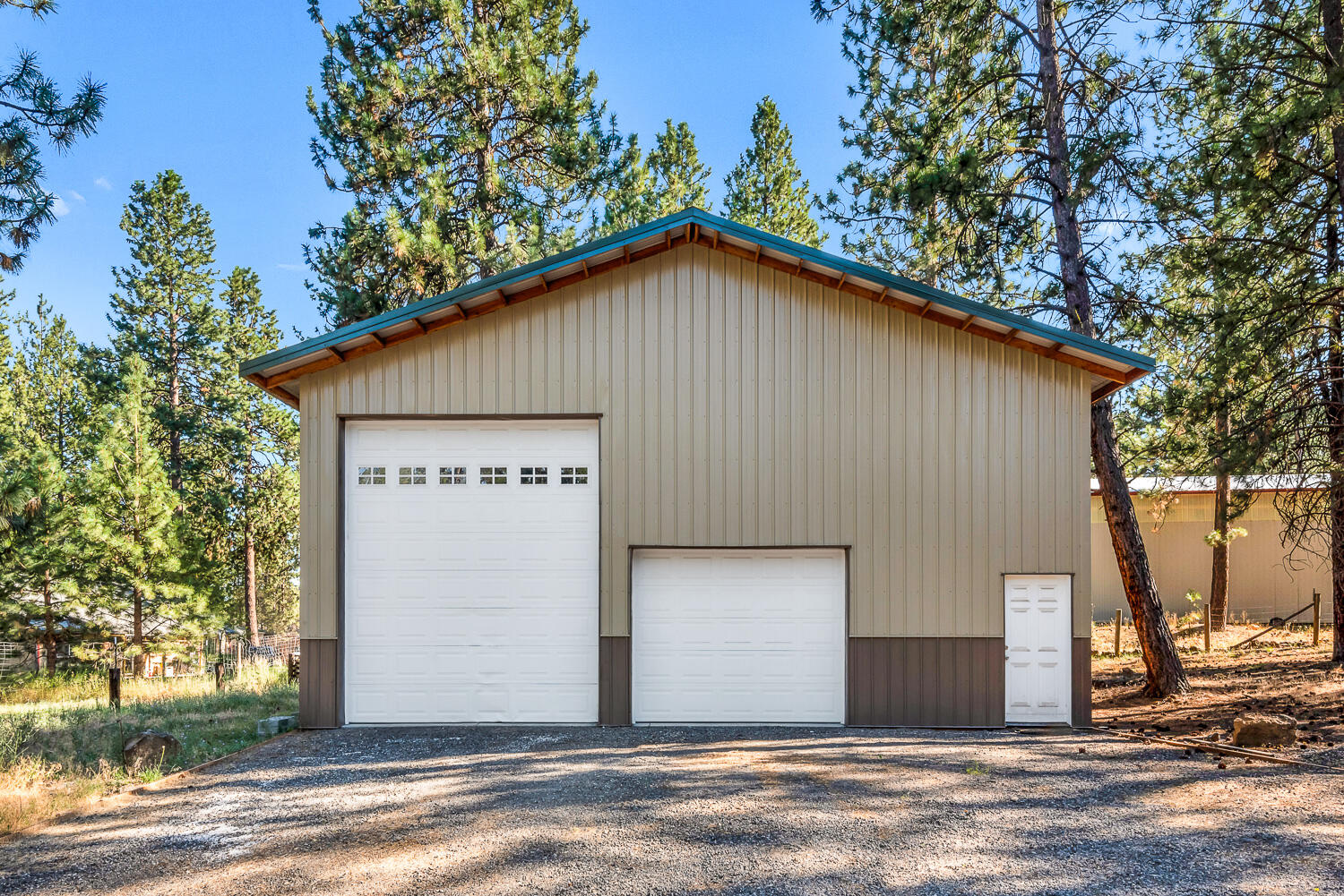 19311 Cherokee Road Bend, OR 97702 - Photo 19 of 25 OReilly_20220823_23_207639_72ppi