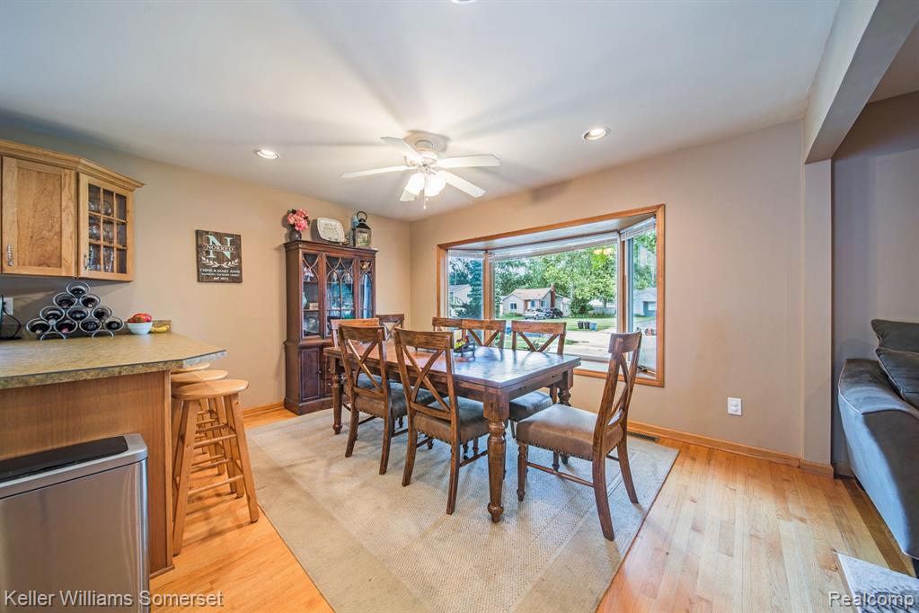 4003 Kent Road Royal Oak, MI 48073 - Photo 8 of 34