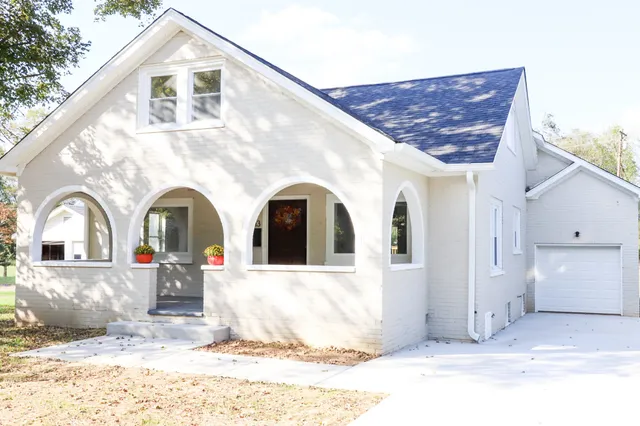 $295,000 | 413 East Main Street, Waverly, TN 37185