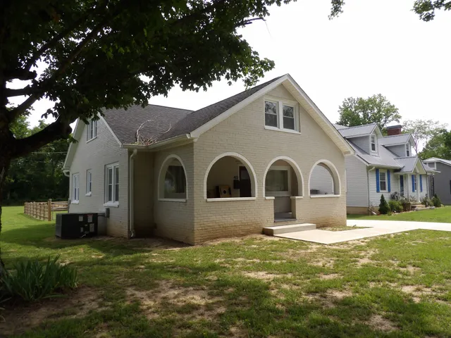 $295,000 | 413 East Main Street, Waverly, TN 37185