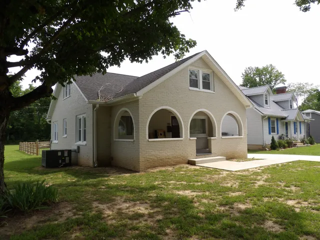 $295,000 | 413 East Main Street, Waverly, TN 37185