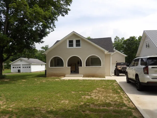 $295,000 | 413 East Main Street, Waverly, TN 37185