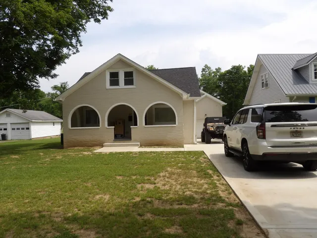 $295,000 | 413 East Main Street, Waverly, TN 37185