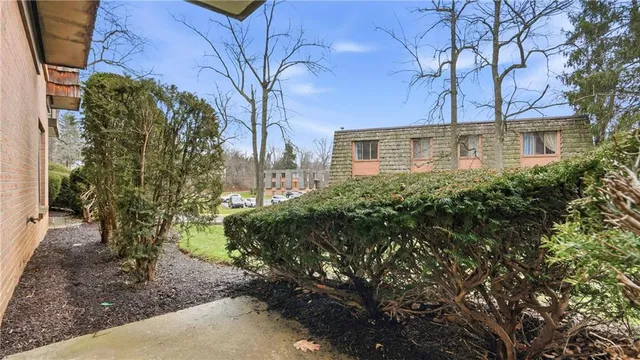 $95,000 | 1115 Forest Green Drive, Coraopolis, PA 15108