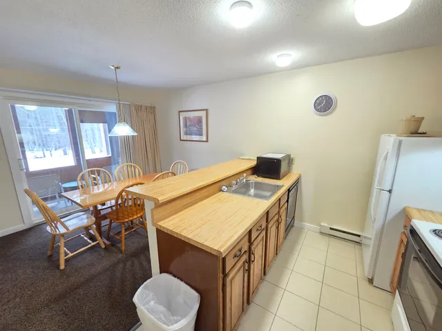 $1,200 | 6 Ropewalk E Drive, Unit E1F, Ashland, NH 03217