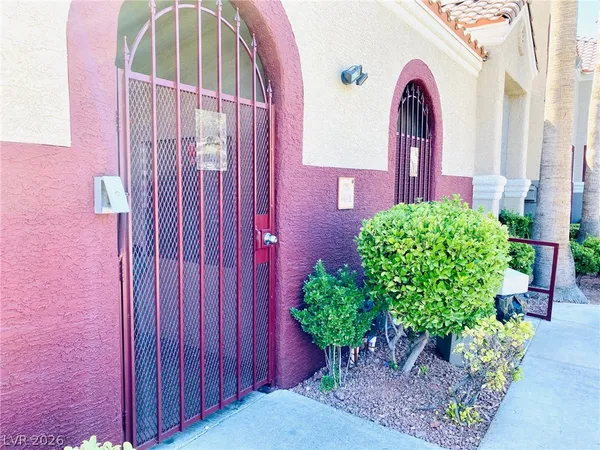 $1,450 | 5055 West Hacienda Avenue, Unit 2139, Las Vegas, NV 89118