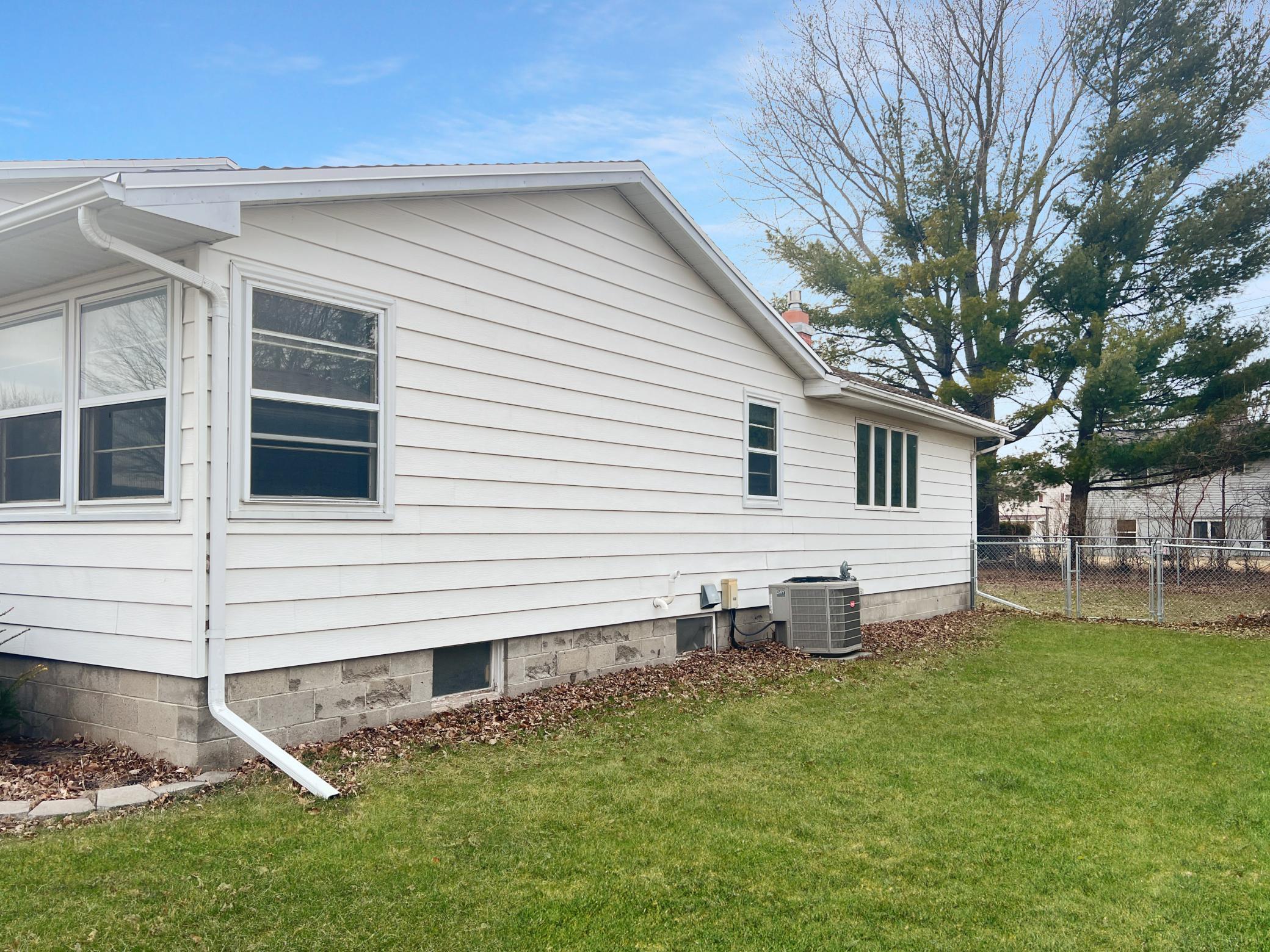1122 South State Street Fairmont, MN 56031 - Photo 3 of 28