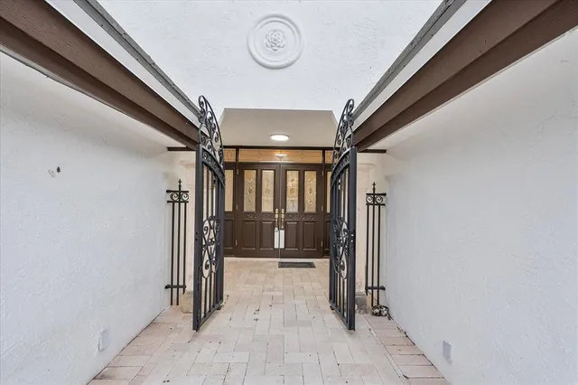 $18,000 | 1421 Ponce De Leon Drive, Fort Lauderdale, FL 33316