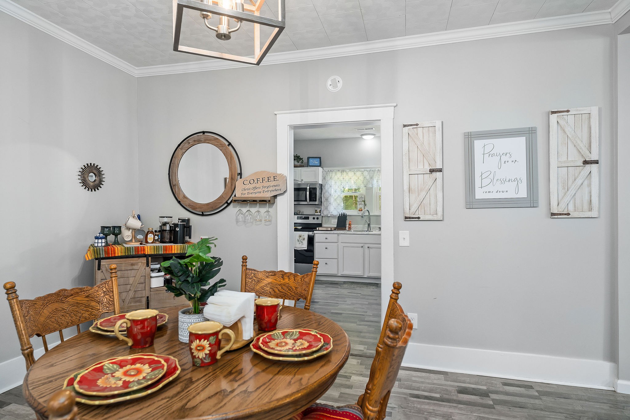 412 3rd Avenue North Baxter, TN 38544 - Photo 16 of 32 a dining room with furniture and wooden floor