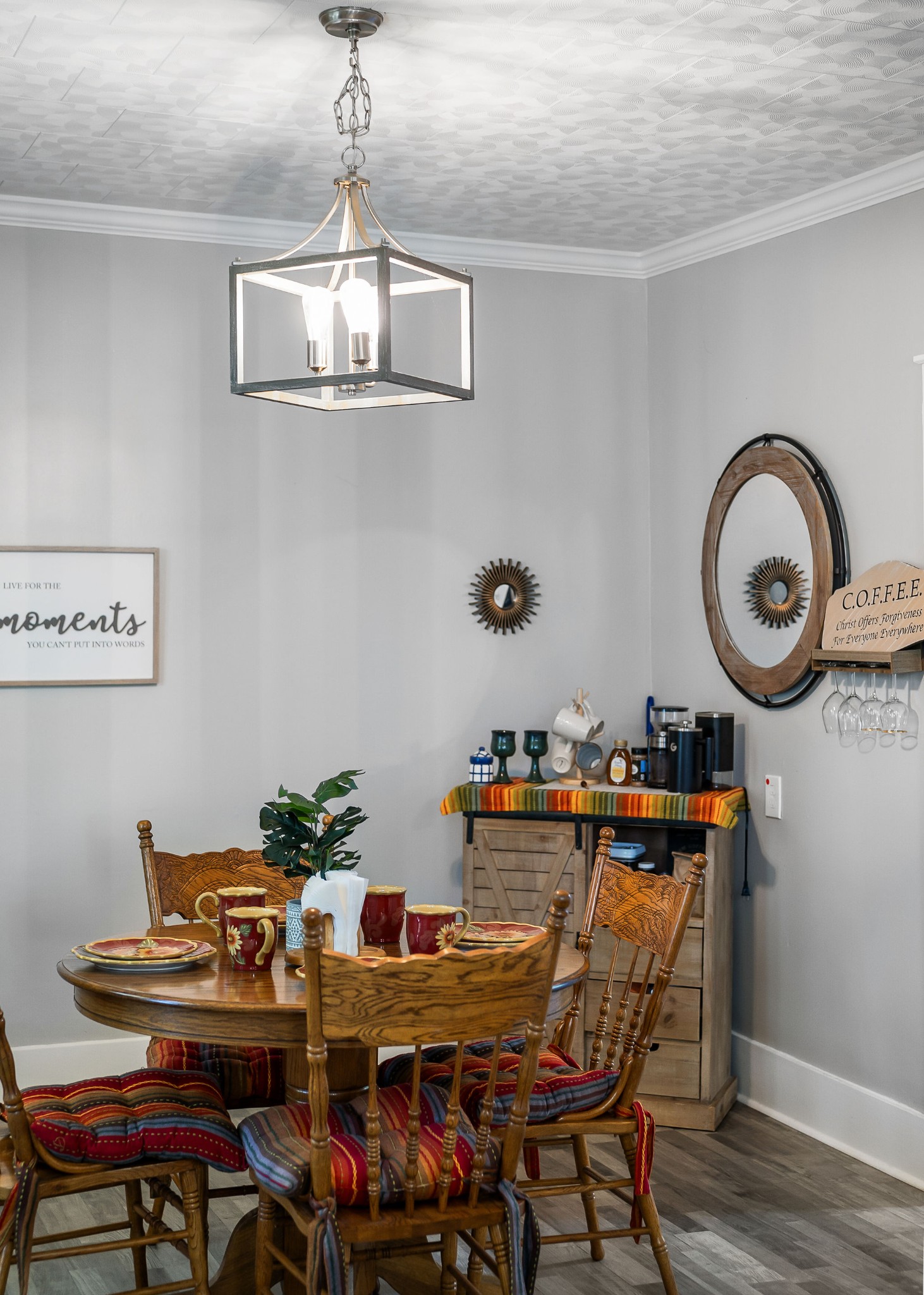 412 3rd Avenue North Baxter, TN 38544 - Photo 17 of 32 a view of a dining room with furniture and chandelier