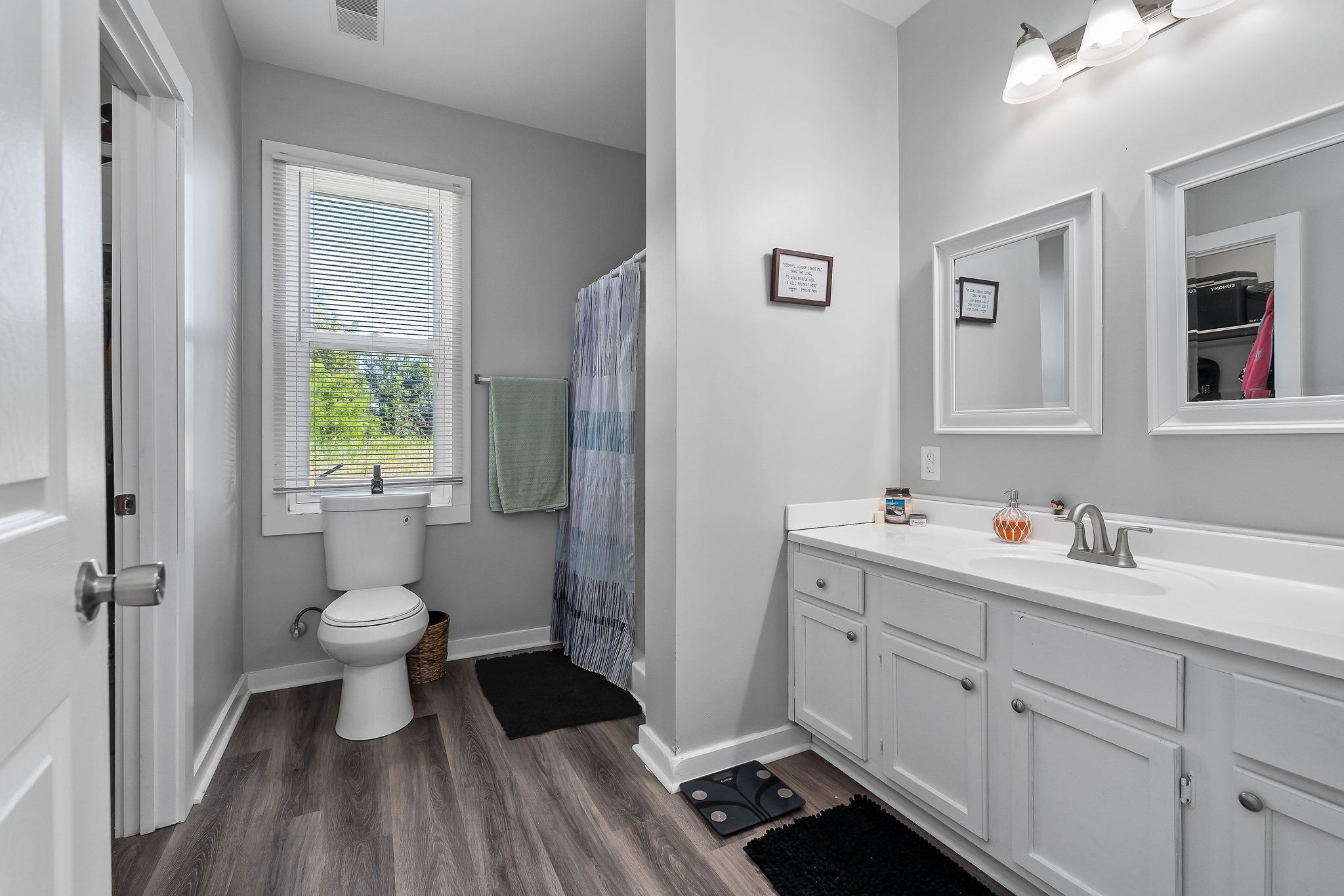 412 3rd Avenue North Baxter, TN 38544 - Photo 25 of 32 a bathroom with a sink and a mirror