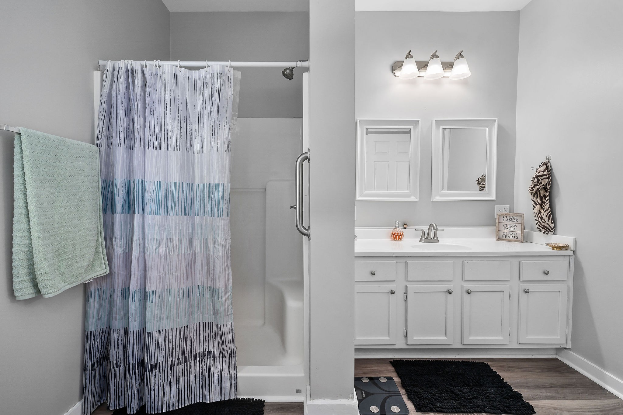 412 3rd Avenue North Baxter, TN 38544 - Photo 26 of 32 a bathroom with a sink and a mirror