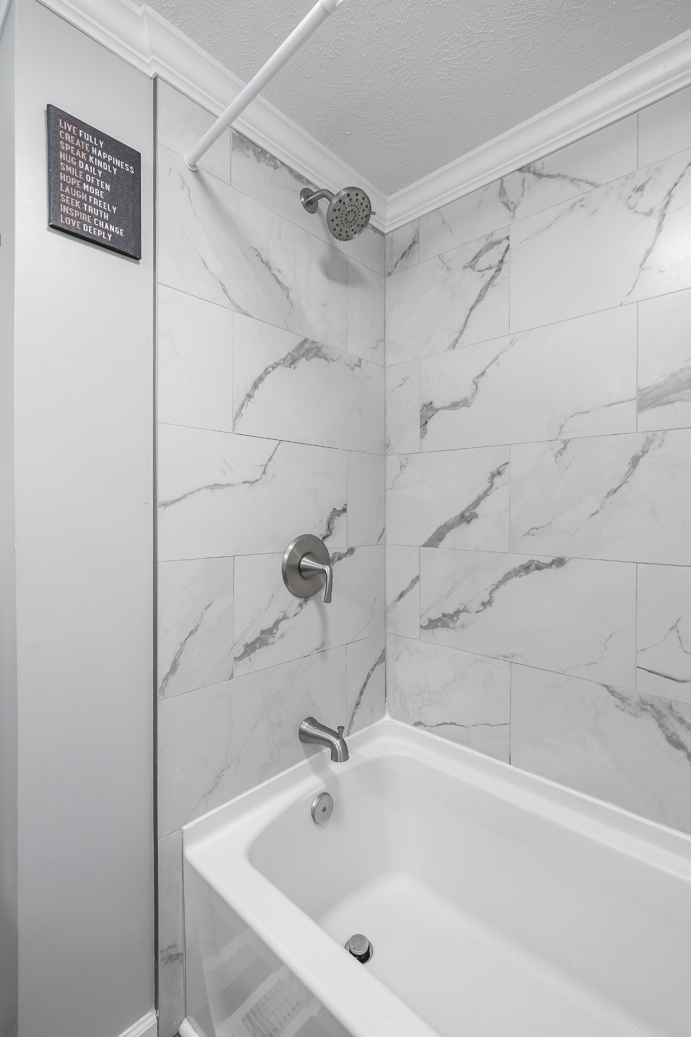 412 3rd Avenue North Baxter, TN 38544 - Photo 27 of 32 a bathroom with a bathtub