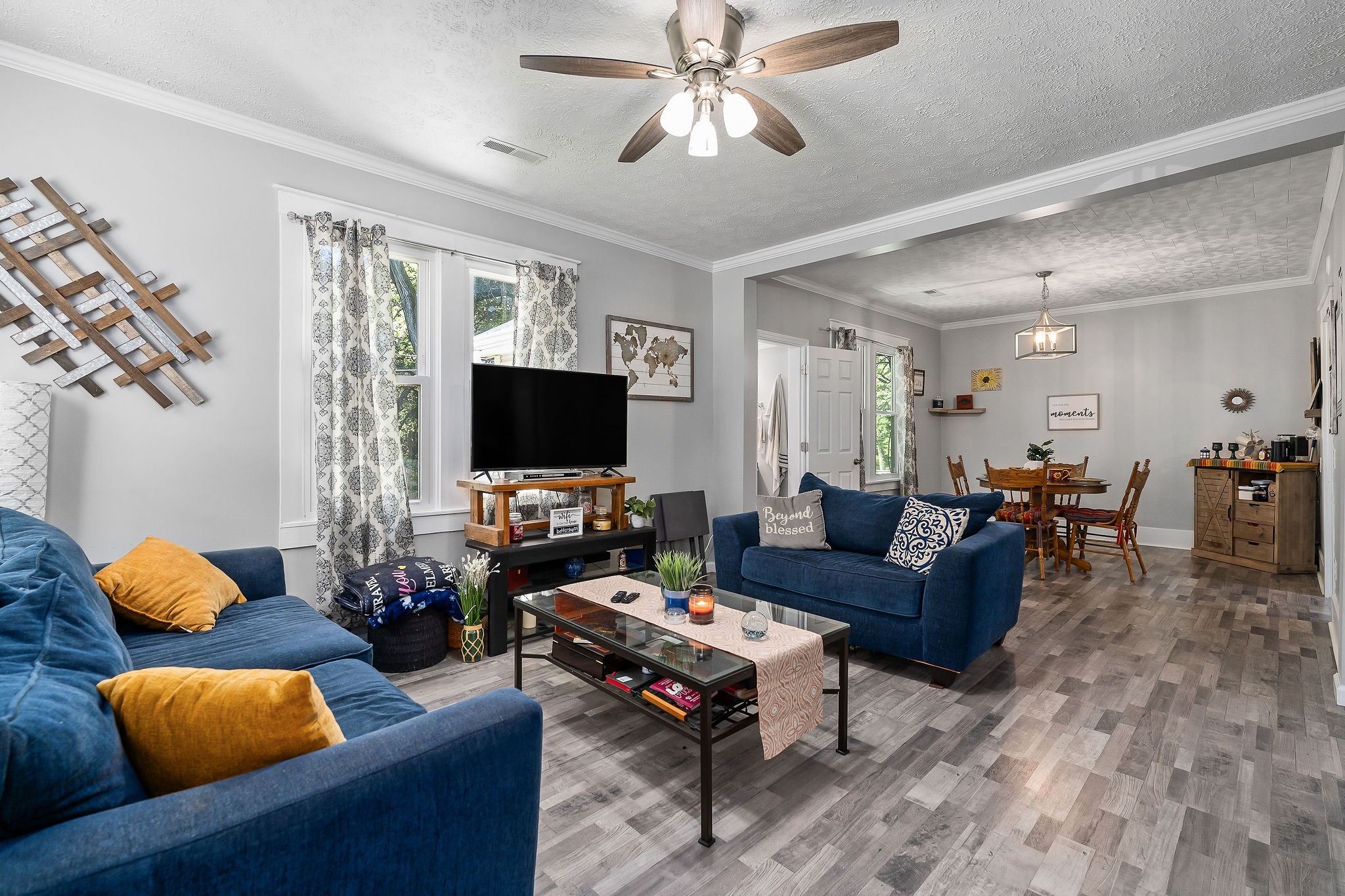 412 3rd Avenue North Baxter, TN 38544 - Photo 7 of 32 a living room with furniture and a flat screen tv