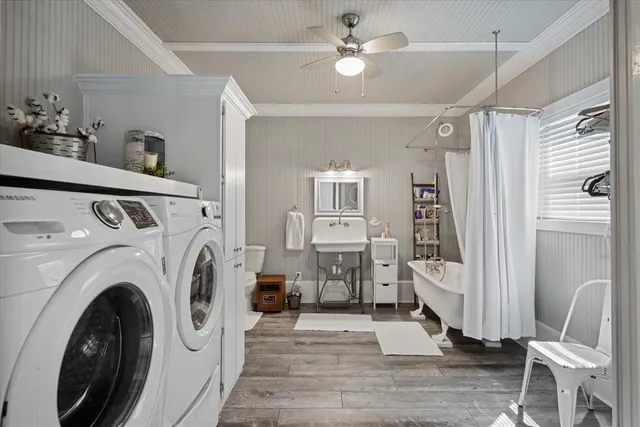 $1,949,900 | 902 County Road 3710, Edgewood, TX 75117